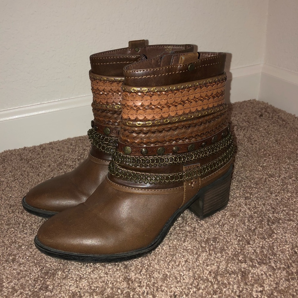 Crown Vintage Boots